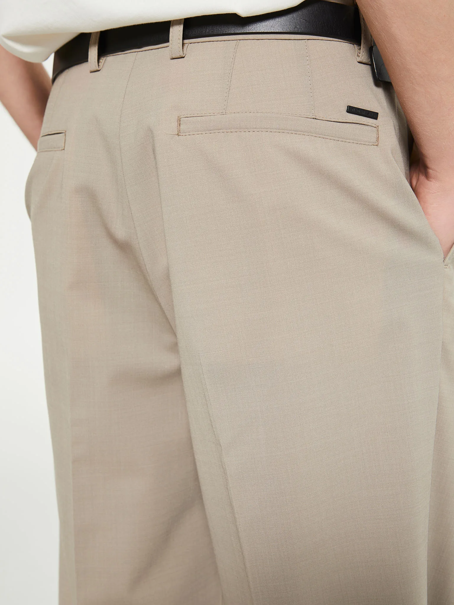 Benn Relaxed Pleated Trousers in Khaki