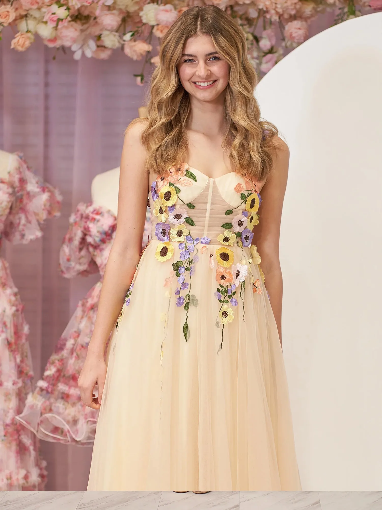 Champagne 3D Flower Tulle Tea Length Prom Dresses