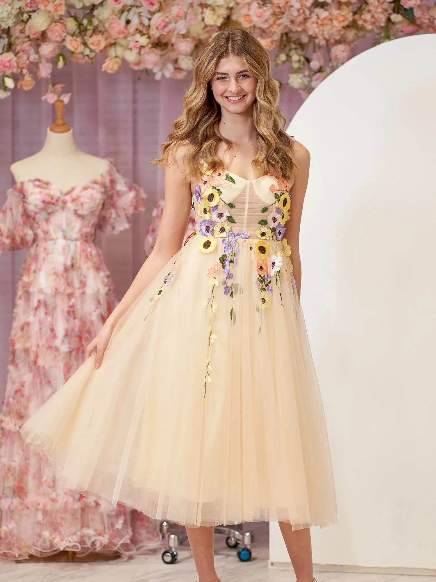 Champagne 3D Flower Tulle Tea Length Prom Dresses