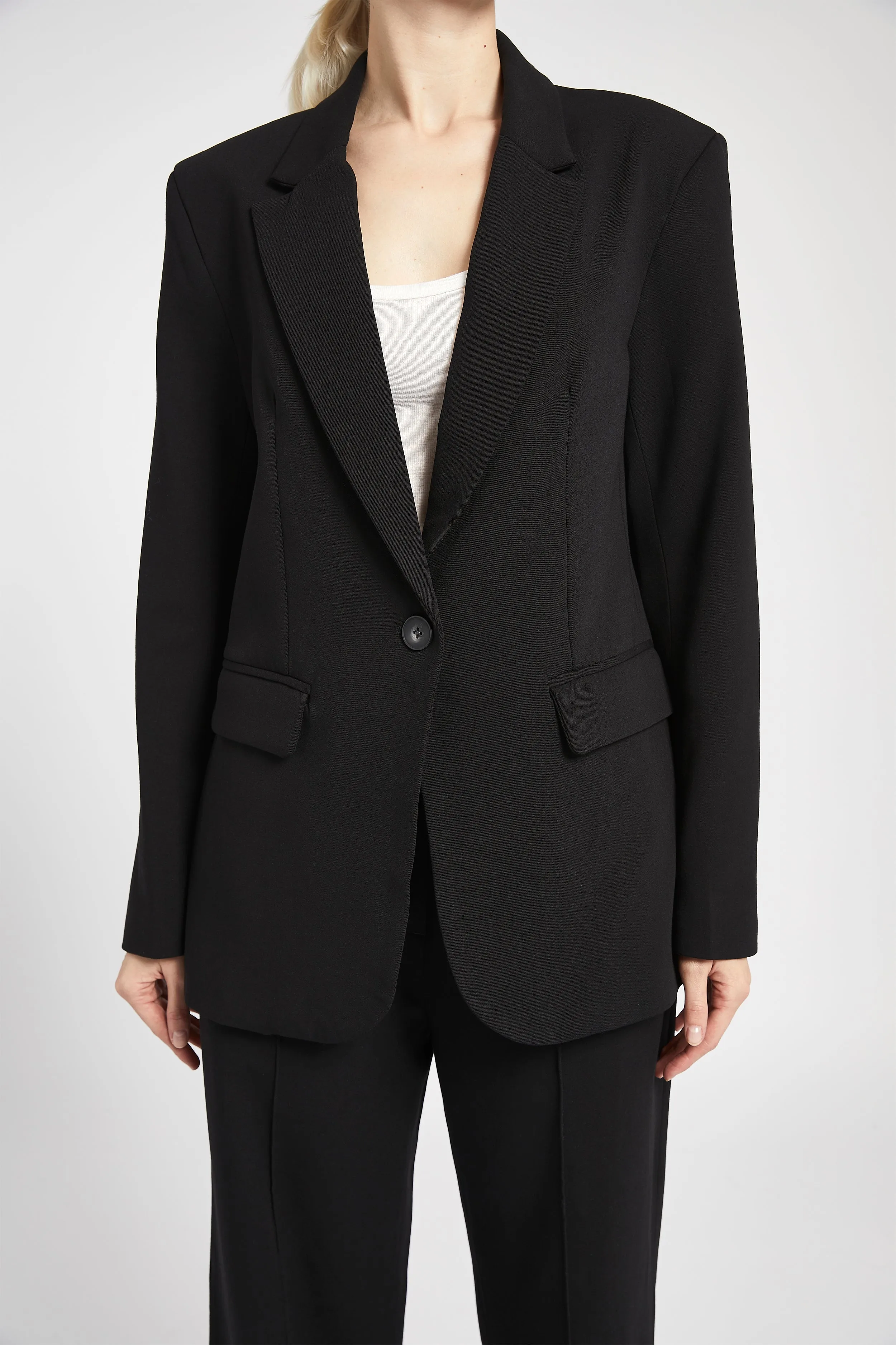 Relaxed Single Breasted Blazer - Black