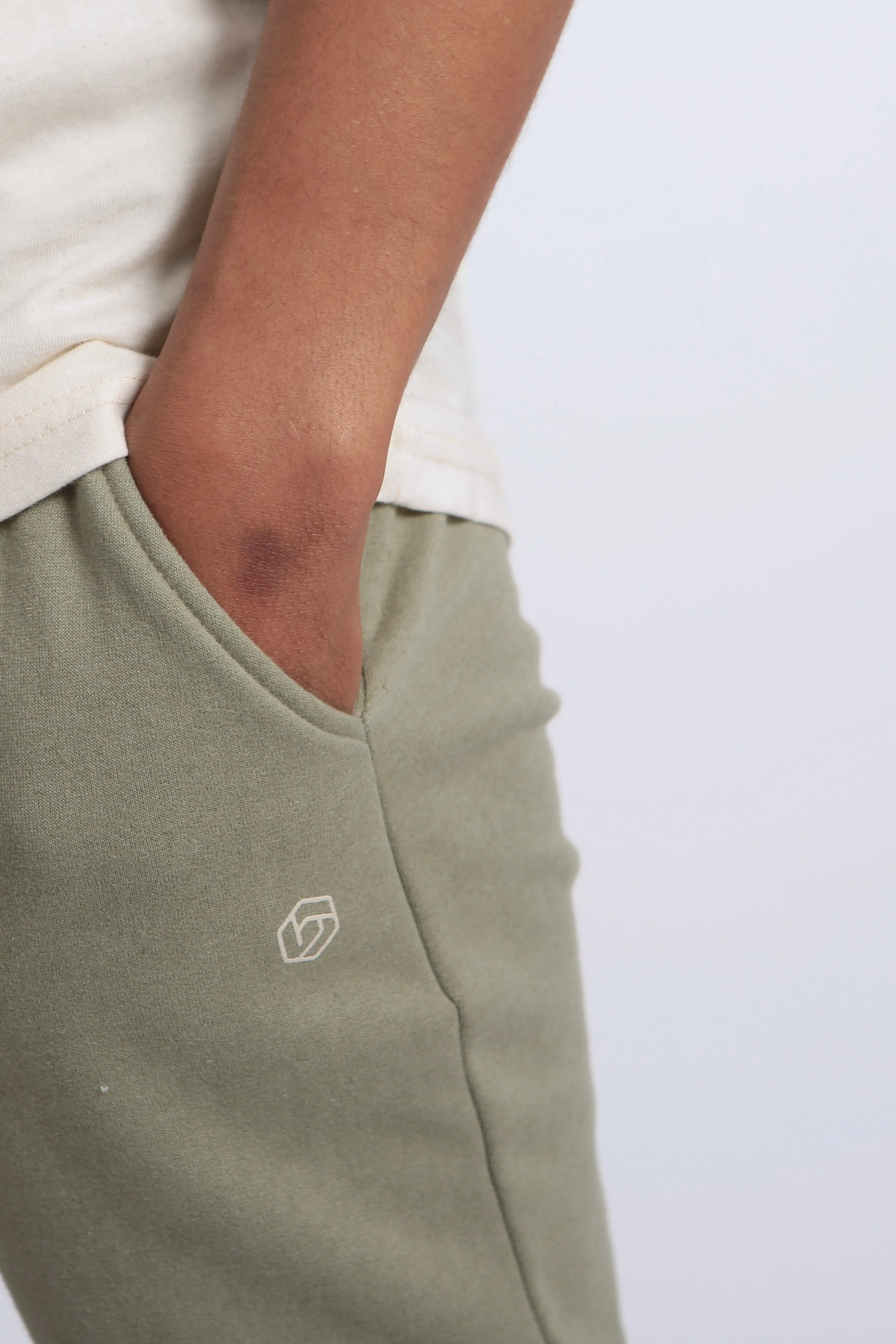 SIGNATURE CUFFED UNISEX JOGGER