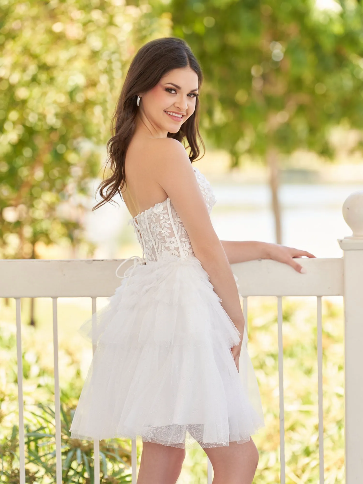 White A-Line Sweetheart Tulle Short Homecoming Dresses